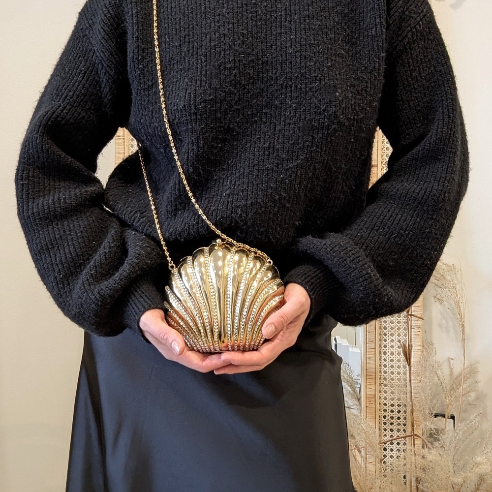 *Sold* vintage gold seashell clutch bag, metal and rhinestone purse